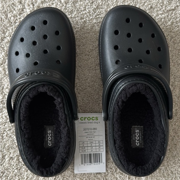 CROCS Other - CROCS Kids Fuzzy Lined  - Black J3